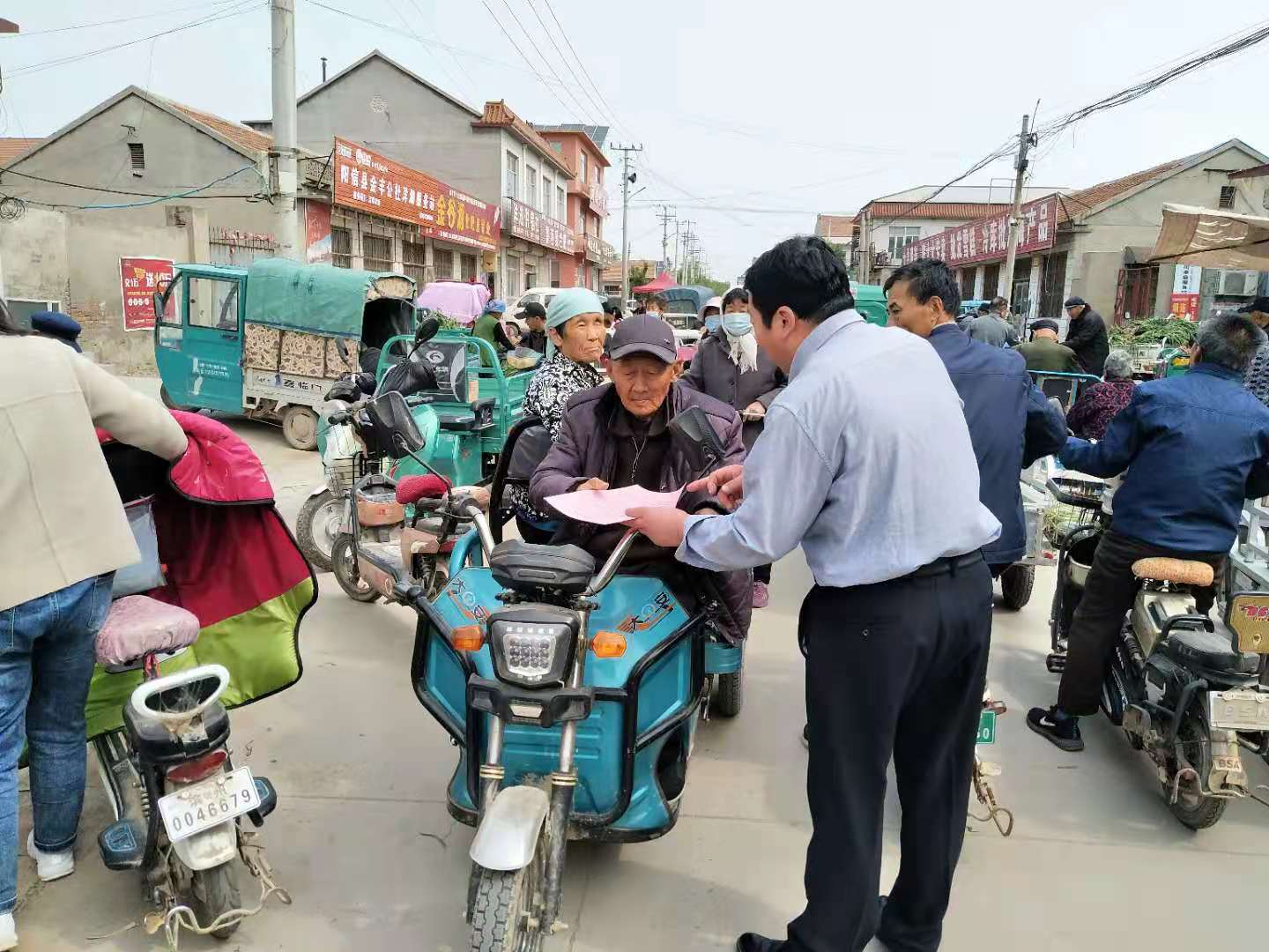 阳信县洋湖乡开展道路交通安全宣传活动