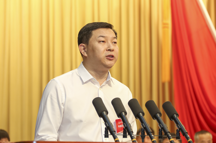 团市委书记张亚东代表群团组织致贺词