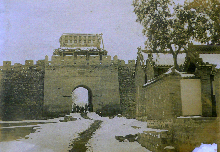 我们曾经有过无数的想象,直到发现了拍摄于百年前的滨州老照片,疑问才