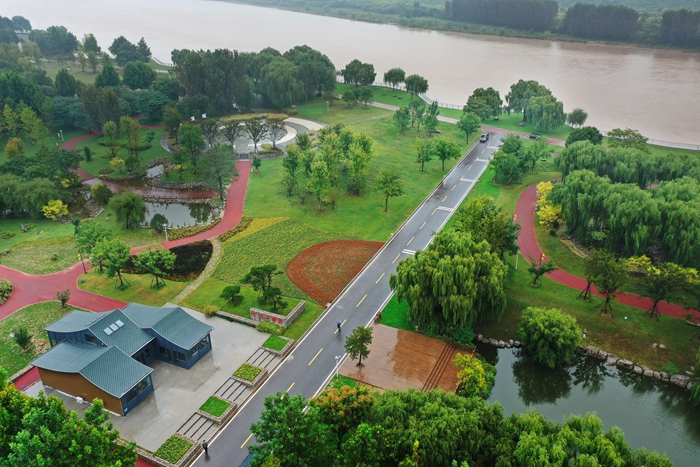 休闲营地区,绿植生态园三大功能区,包含黄河之星广场,休闲营地,黄河