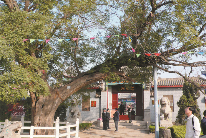 13763071606 范公祠 范公祠是北宋著名文学家,政治家范仲淹的享堂